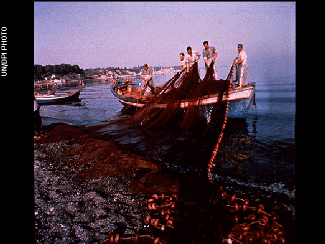 fishing-boat-with-nets-30542208064-o